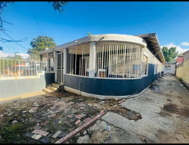 9 BEDROOM HOUSE FOR SALE IN ROSETTENVILLE